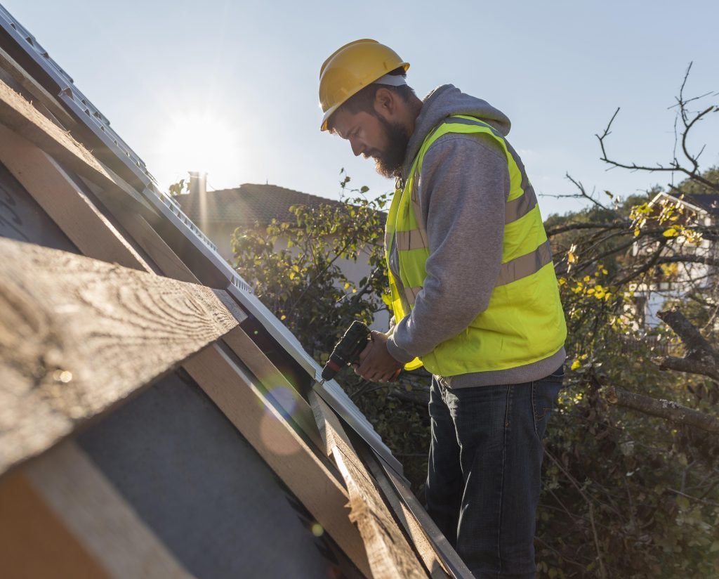 Cheap Roof Repair vs Professional Work: What You Risk Losing